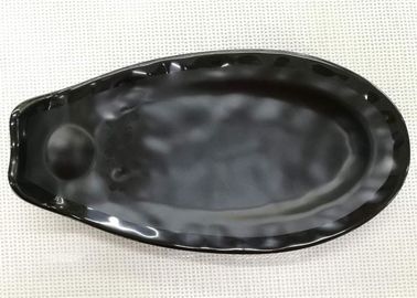 Μήκος 25cm Dinnerware πορσελάνης βάρους 384g μαύρο πιάτο μελαμινών βάρκα-μορφής συνόλων